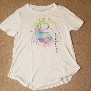 Comfy white t shirt with yin/yang sun/moon design